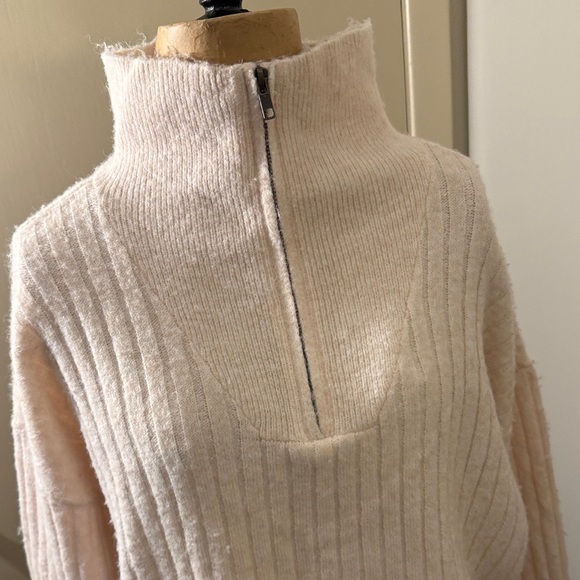 Lucky Brand Soft Cream Turtleneck Sweater - Picture 12 of 13